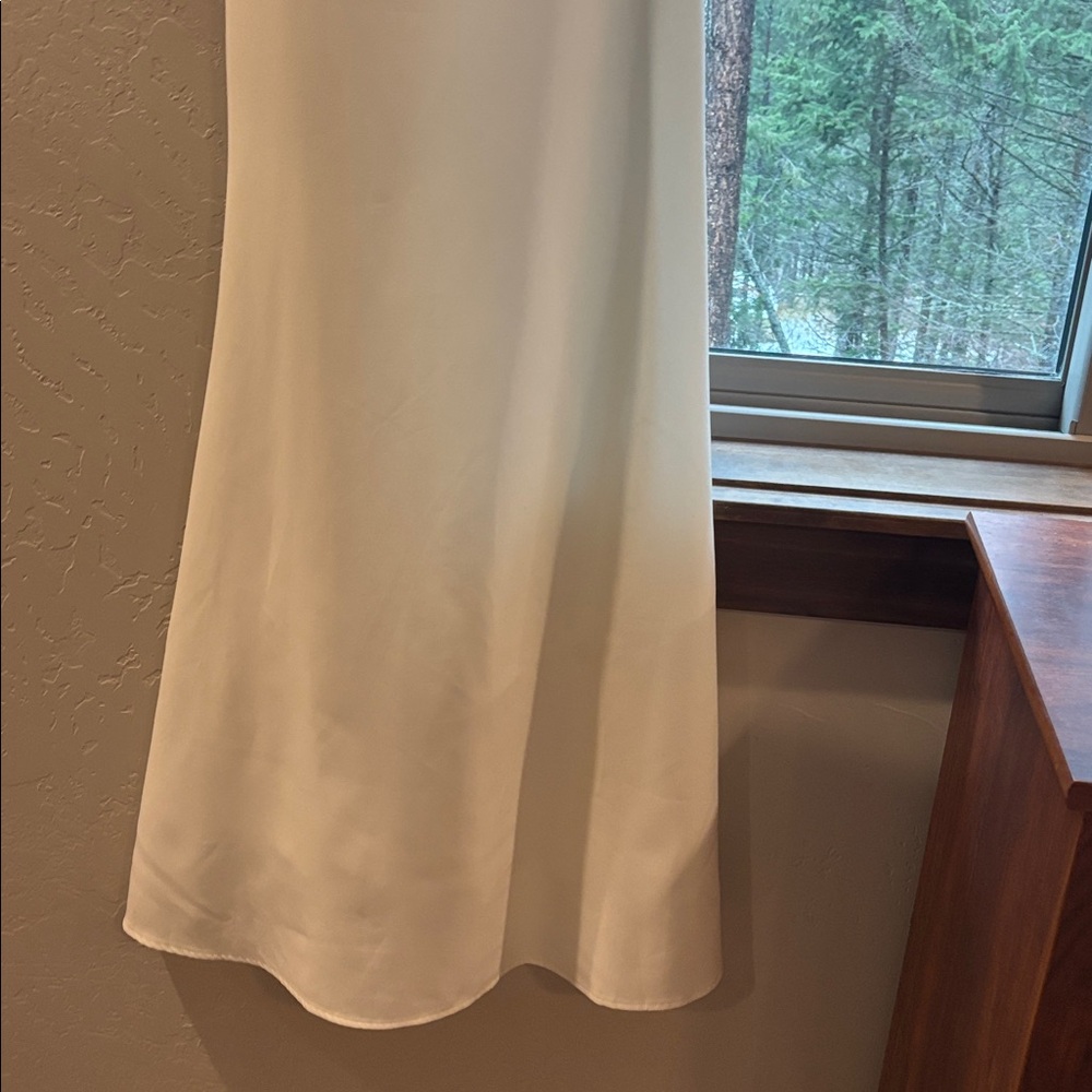 JJs House modern classic simple bridal gown, white, L, NWT - Picture 12 of 14